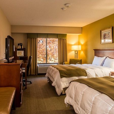 Round Hill Inn Orange Bagian luar foto