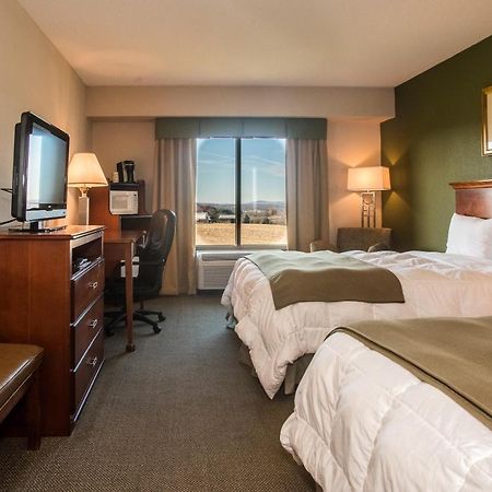 Round Hill Inn Orange Bagian luar foto