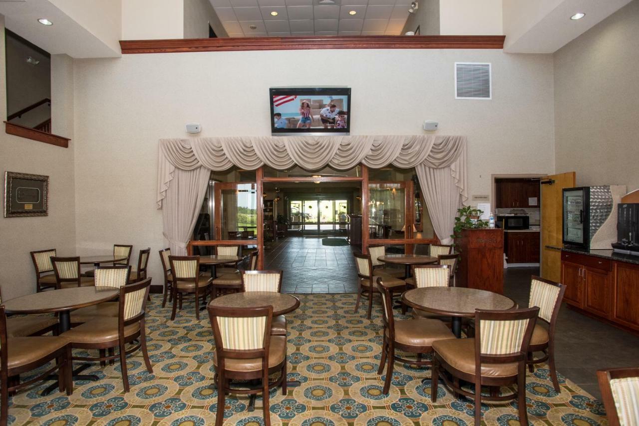 Round Hill Inn Orange Bagian luar foto