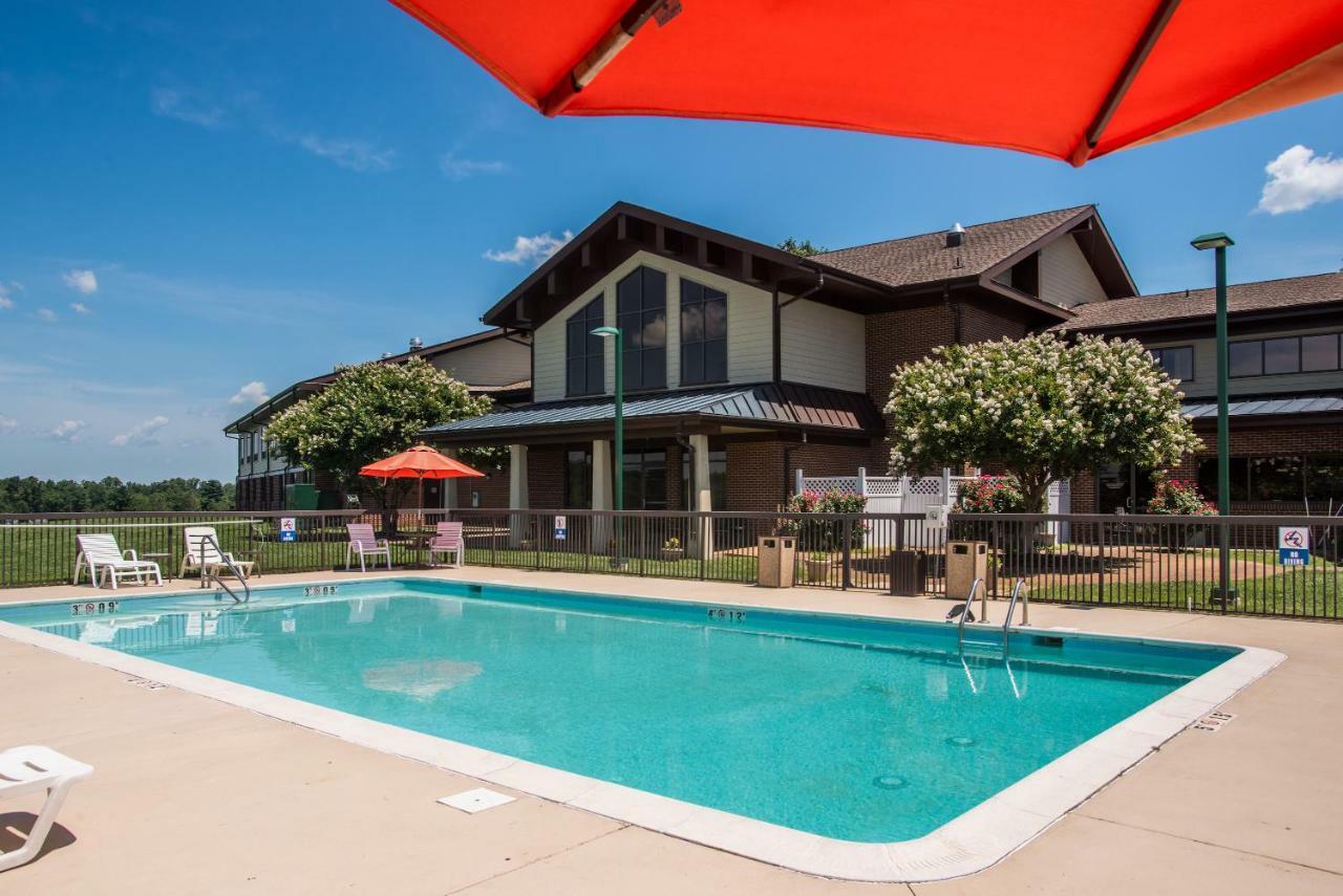 Round Hill Inn Orange Bagian luar foto