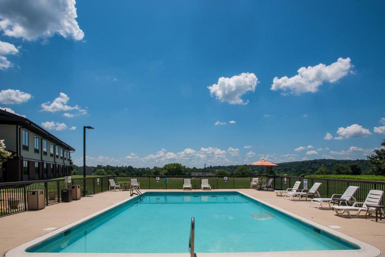 Round Hill Inn Orange Bagian luar foto