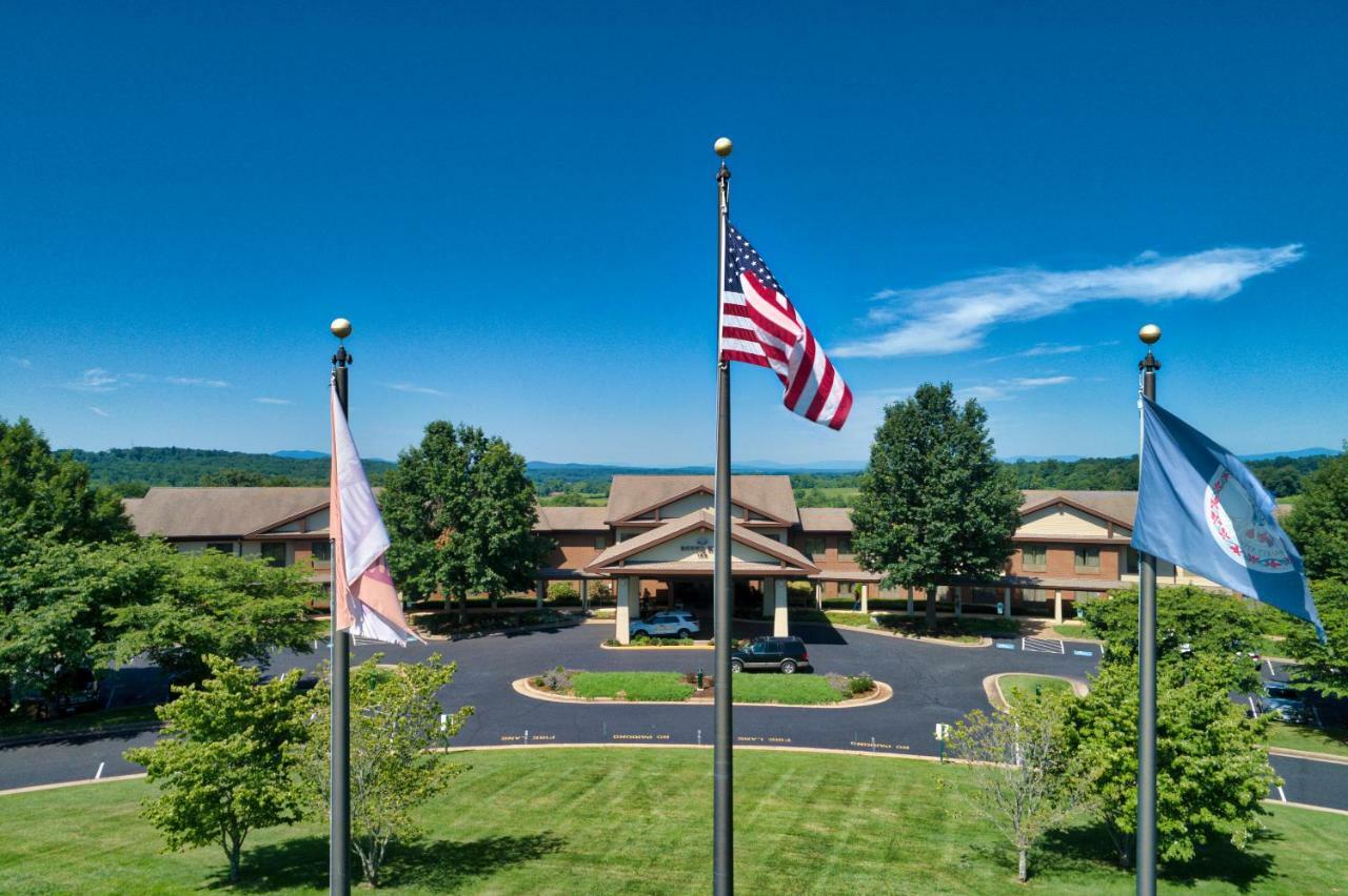 Round Hill Inn Orange Bagian luar foto