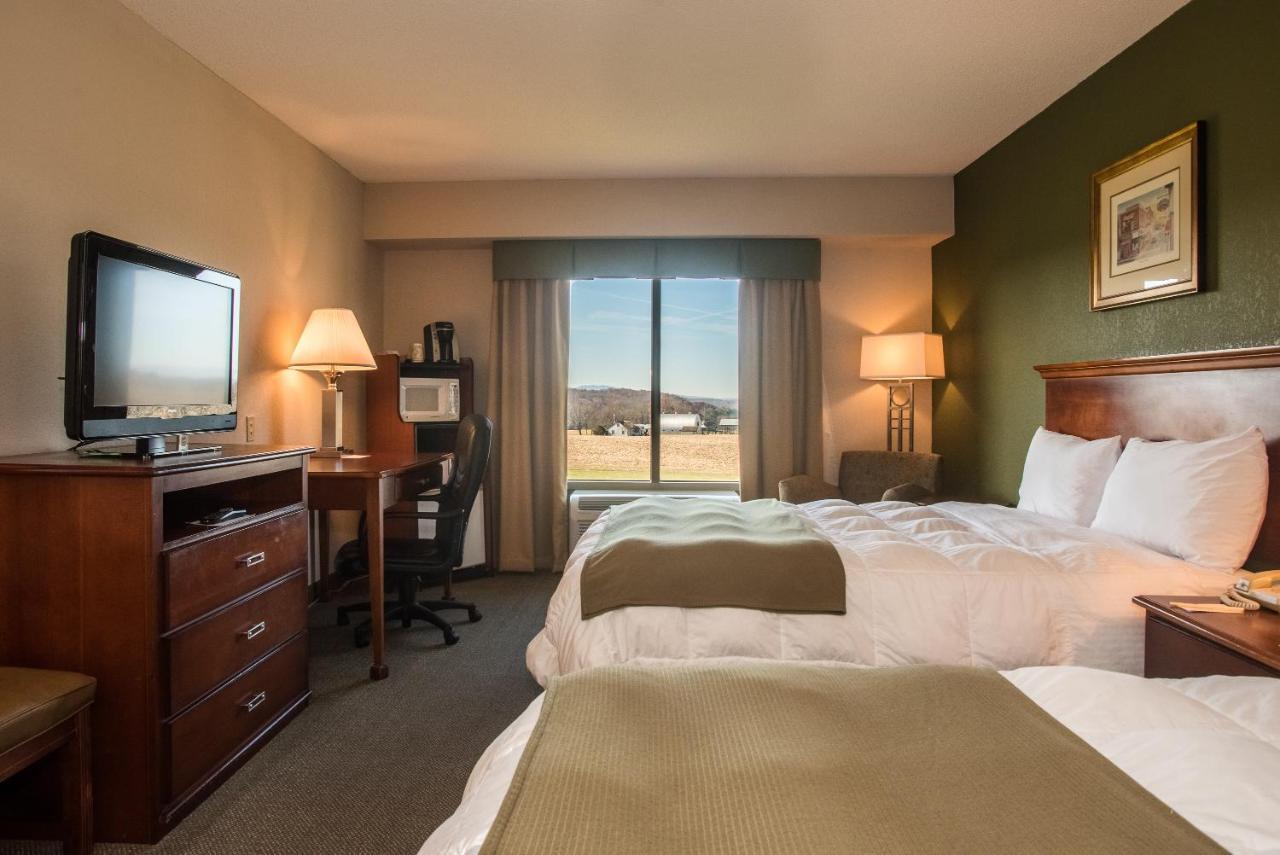 Round Hill Inn Orange Bagian luar foto